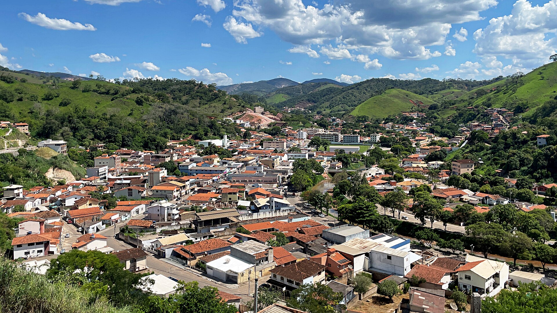 Imagem de referência de Santa Maria de Itabira, descrito nos dados abertos como município brasileiro do estado de Minas Gerais