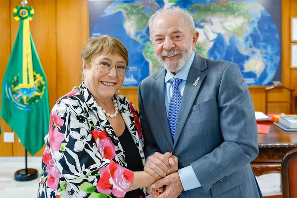 Apoiada pelo Brasil, Bachelet retira candidatura para assumir ONU