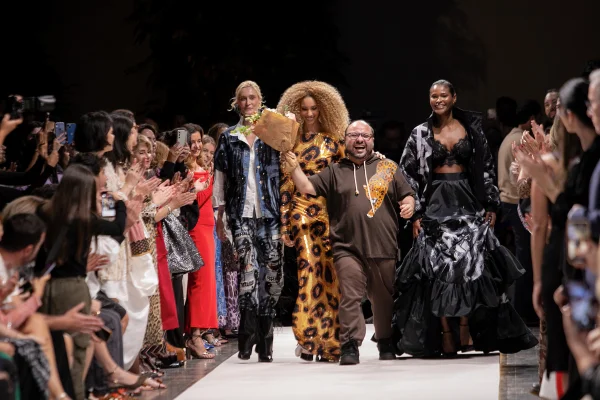 Yasmin Brunet é a modelo mais aguardada da estreia do Metrópoles Catwalk