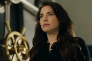 Adriana (Letícia Collin) descobre que é herdeira de fortuna secreta de Arthur (Antonio Fagundes)