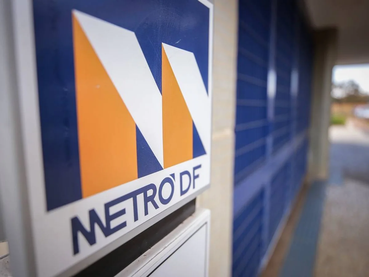 Após assembleia, metroviários encerram indicativo de greve