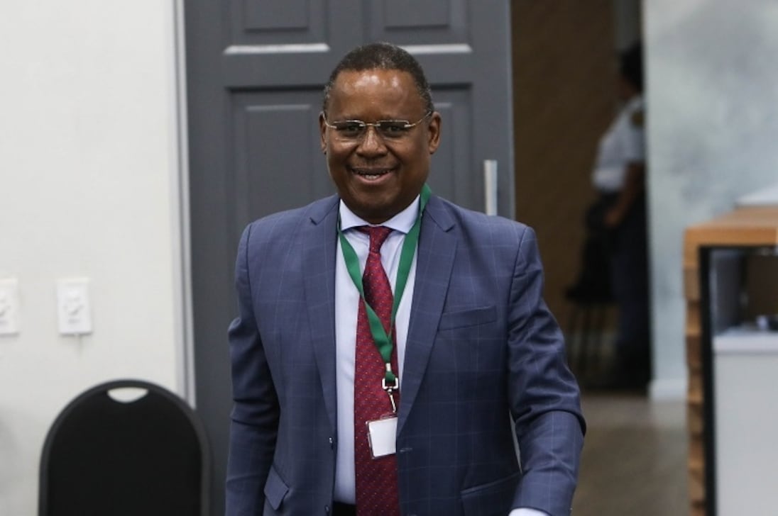 Por que é difícil acreditar que o Rev. Frank Chikane foi deixado fora da lista de candidatos do ANC em Joanesburgo por erro