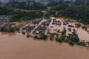A cidade de Eldorado, interior paulista, ficou parcialmente submersa após as chuvas dos últimos dias