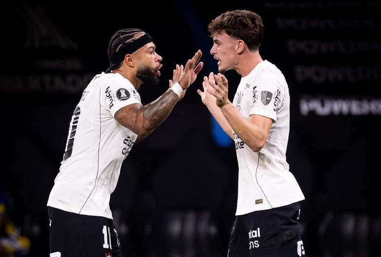 Em jogo do ano para o Corinthians, Depay e estádio têm "prova de fogo"
