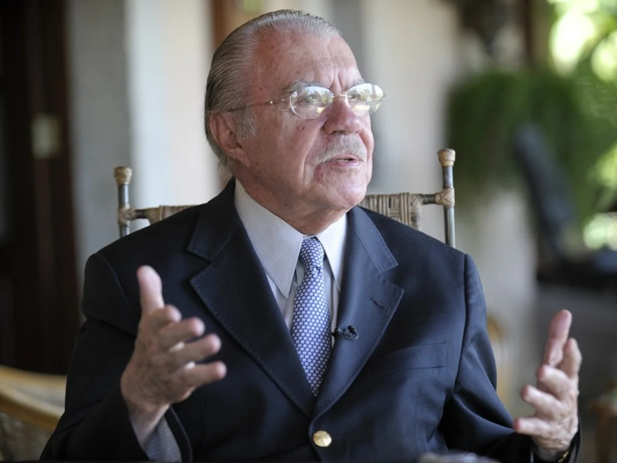 José Sarney é internado em São Luís com pneumonia