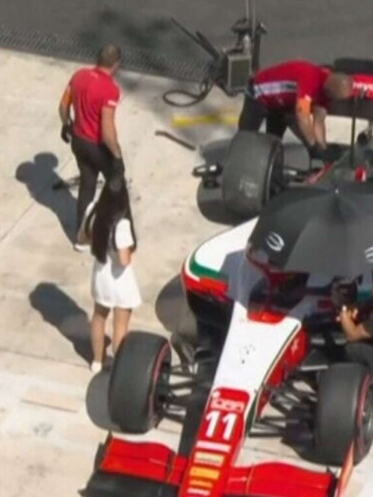 Escuderia da F2 é multada em 500 euros devido à roupa de irmã de Sebastián Montoya