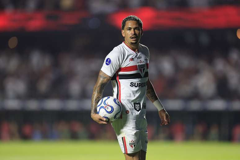 'Nunca recebi salário em dia no São Paulo', diz Luciano após eliminação