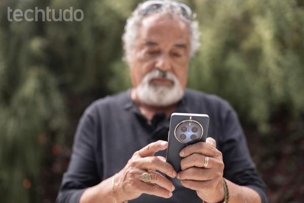 Google ensina 11 dicas exclusivas para proteger idosos de golpes no celular