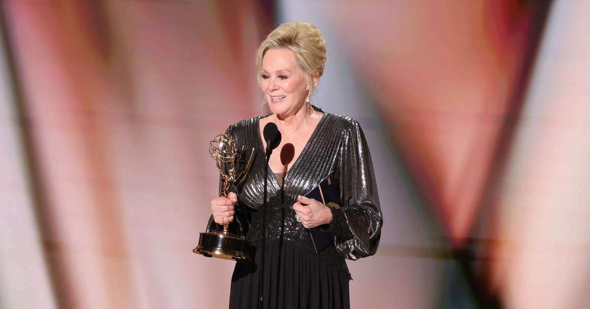 Jean Smart faz história no Emmy com quinto prêmio de Melhor Atriz por 'Hacks'