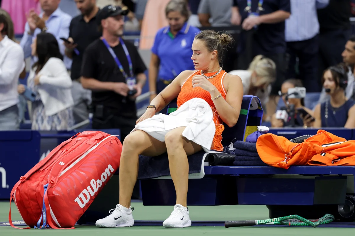 Sabalenka é multada em R$ 38 mil após quebrar raquete na final do US Open
