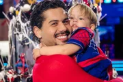Filho de Virginia se encanta por bailarinas de Leonardo e influencer reage