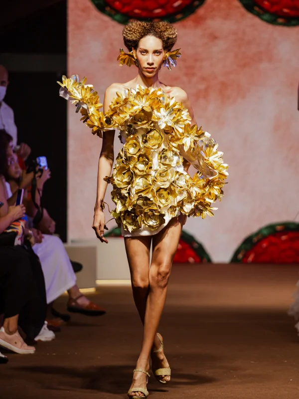 Mikaela Gomes desfila no Metrópoles Catwalk nesta quarta-feira (16/9)