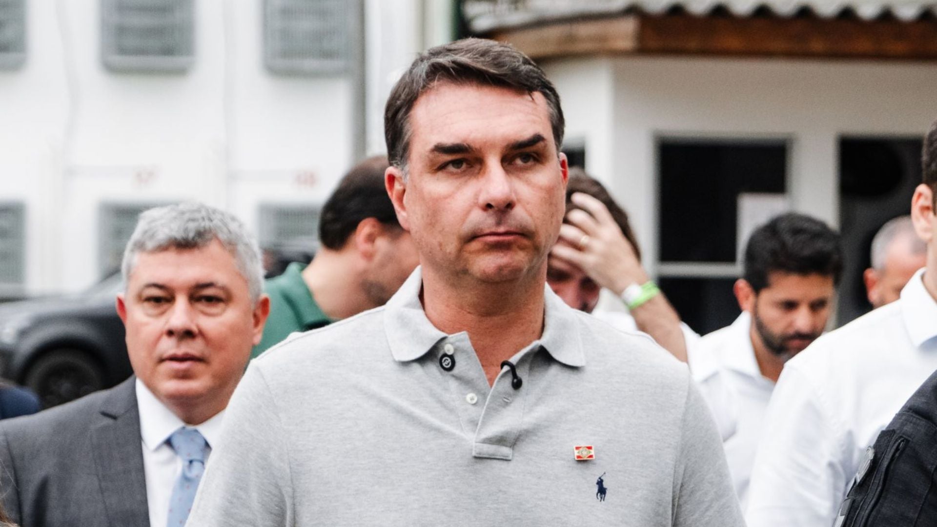 Flávio diz que ministros do STF têm obrigação de autorizar investigação contra Moraes
