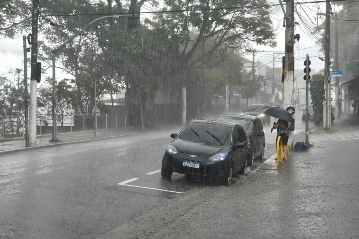 Temporal nas últimas 24 horas deixou São Paulo em alerta, com acumulados acima de 100 mm em pontos da zona norte e zona leste - Metrópoles