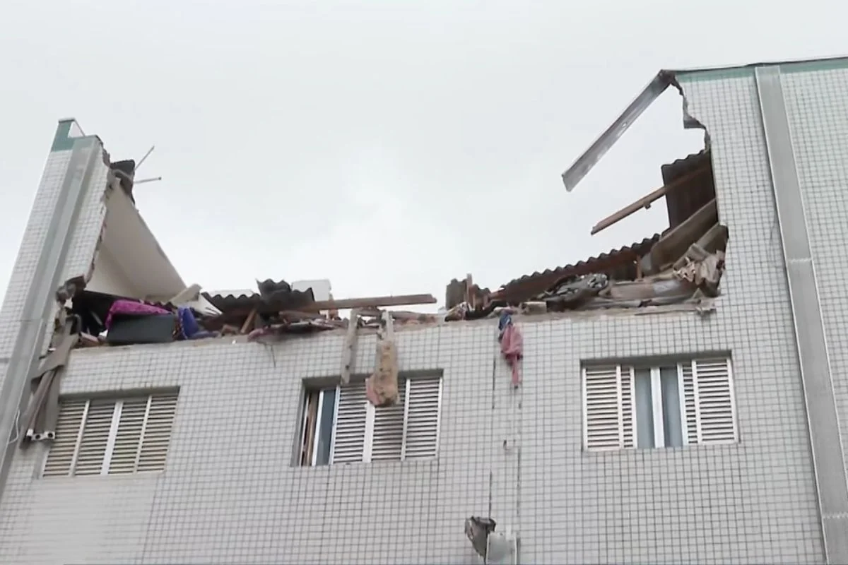 Explosão de gás interdita prédio e deixa 2 pessoas feridas no litoral de SP