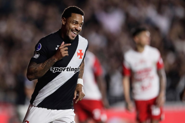 Vasco se impõe em São Januário, derruba Santa Fe e vai à semifinal da Sul-Americana