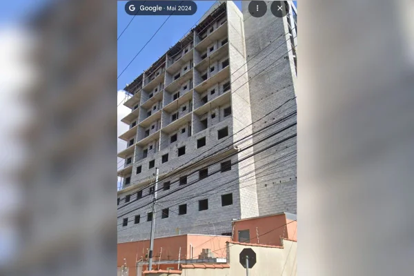 Após 30h, bombeiros seguem em busca de 3 vítimas de desabamento de prédio - destaque galeria