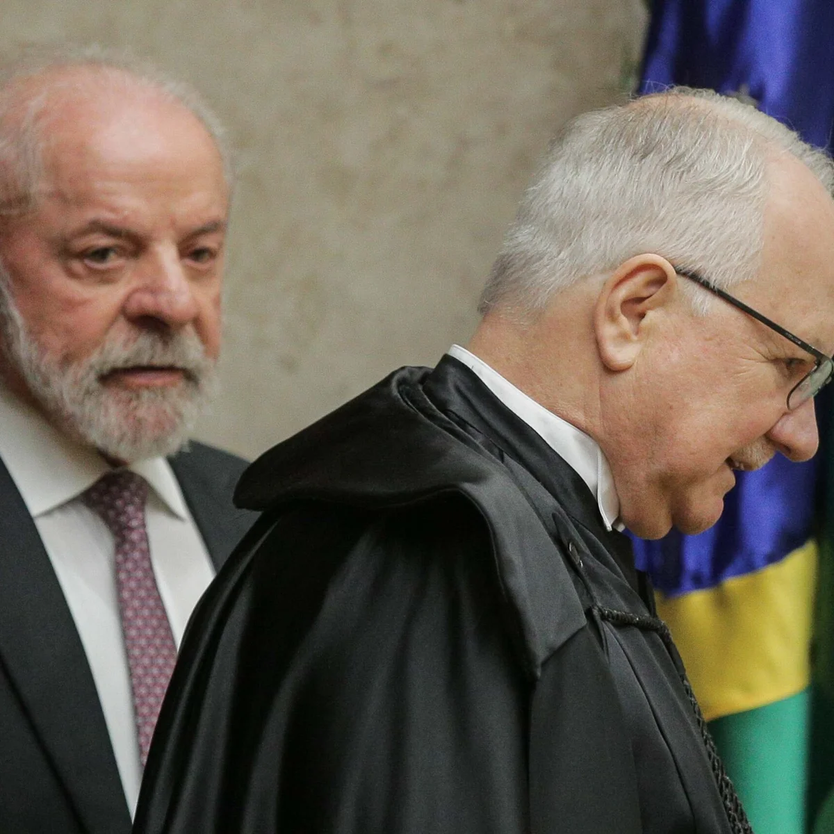 Pressionado por pesquisas, Lula cobra Fachin por solução na crise no STF