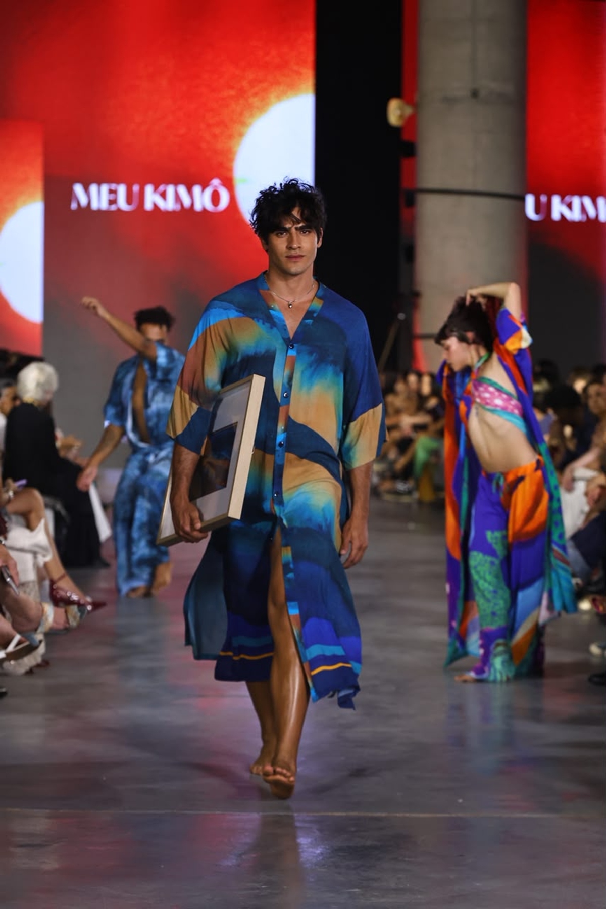 Zinc, Meu Kimô e Sacramound abrem passarela do Metrópoles Catwalk