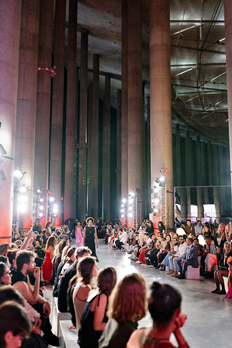 Metrópoles Catwalk celebra força da moda nacional com modelos consagradas