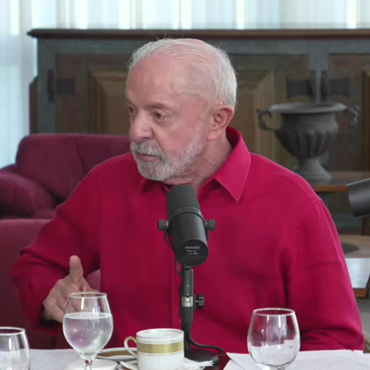 Lula diz que “falcatruas” de Flávio e Vorcaro aparecerão: “Bebida e mulher”