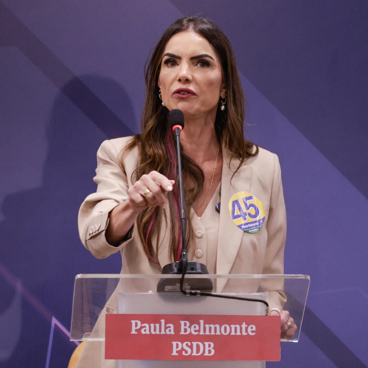 Paula Belmonte promete construir 40 novas UBSs e fortalecer SUS no DF