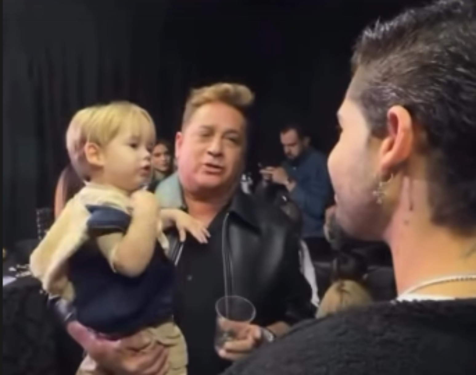 Leonardo faz homenagem ao neto José Leonardo nas redes sociais