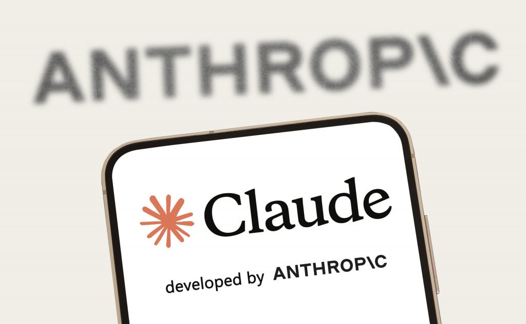 Hackers roubam tokens de usuários do Claude e usam contas sem autorização