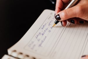 Los expertos en psicología coinciden: las personas que escriben cada experiencia vivida en un cuaderno o en el móvil, pretenden recuperar su equilibrio emocional