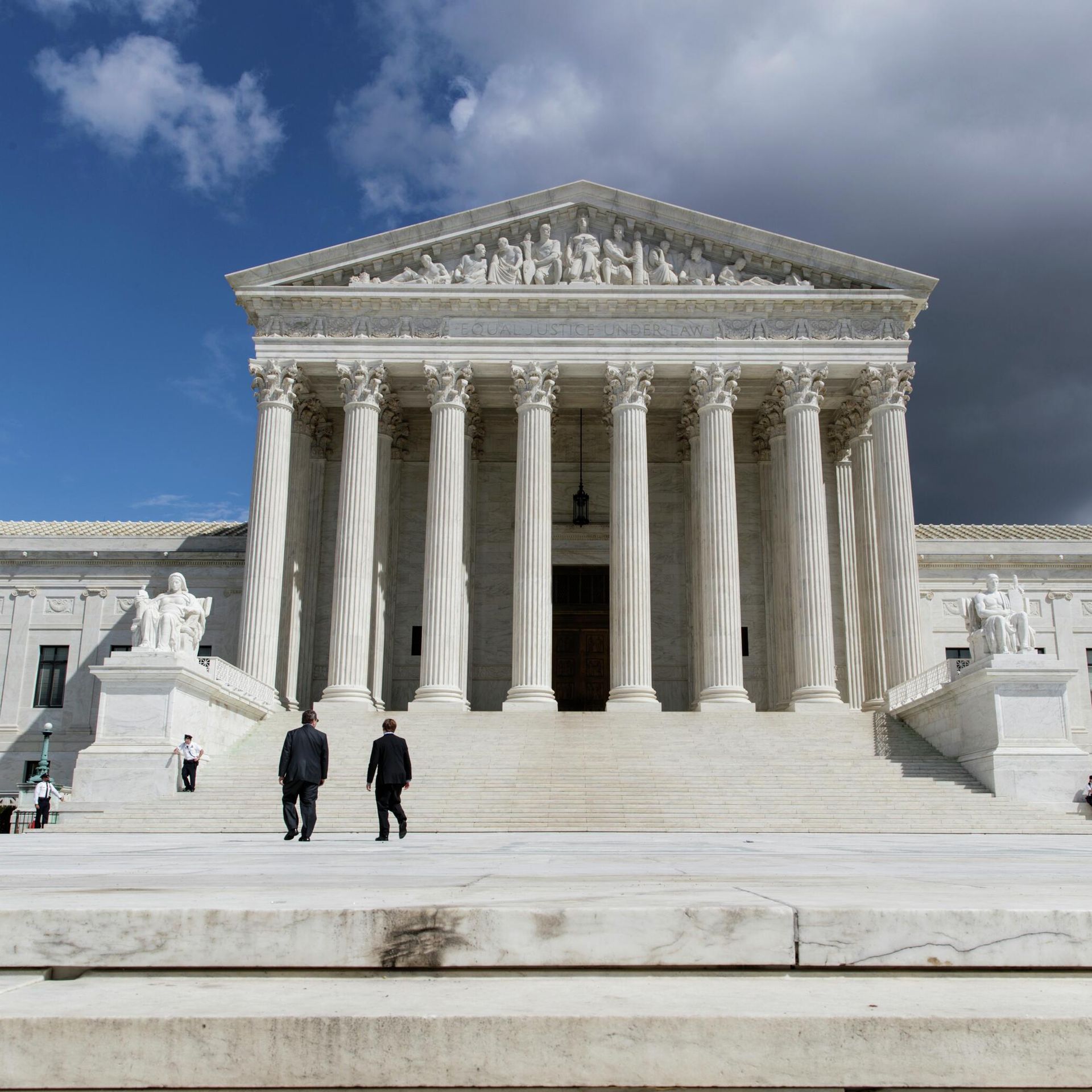 O Supremo Tribunal dos EUA proibiu novos requisitos para a organização do voto por correio.