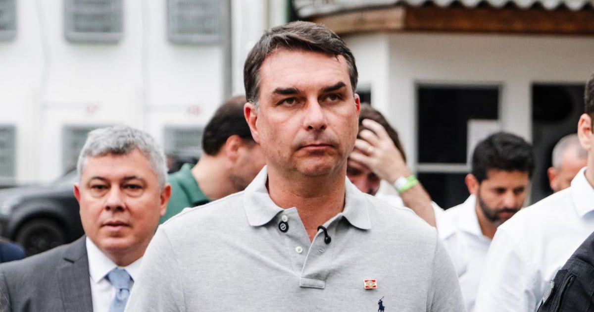 Flávio diz que ministros do STF têm obrigação de autorizar investigação contra Moraes