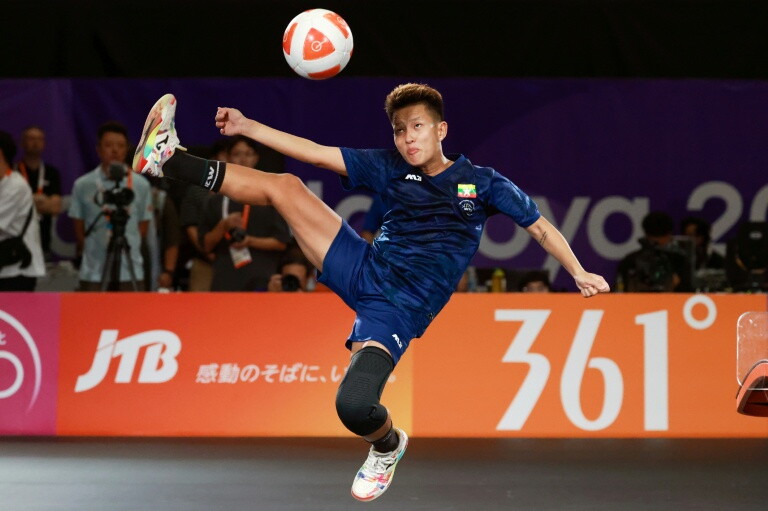Myanmar vence primeiro ouro dos Jogos Asiáticos no teqball enquanto o lendário espanhol Puyol observa
