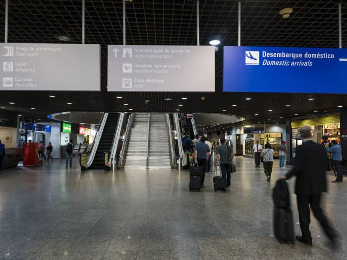 Passageiros arruaceiros serão proibidos de voar; multas vão até R$ 17 mil