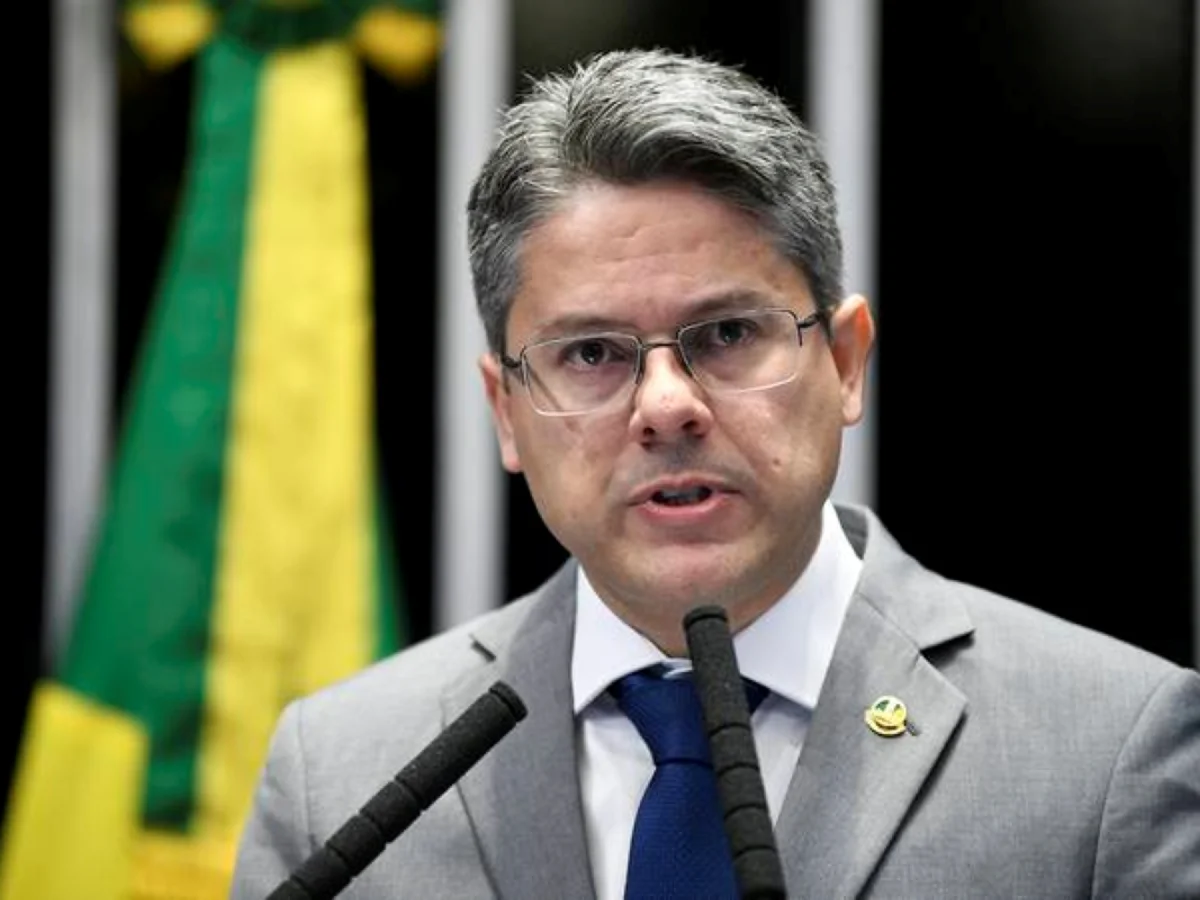 "Decepção", diz Alessandro Vieira sobre rejeição do STF para CPI do Master