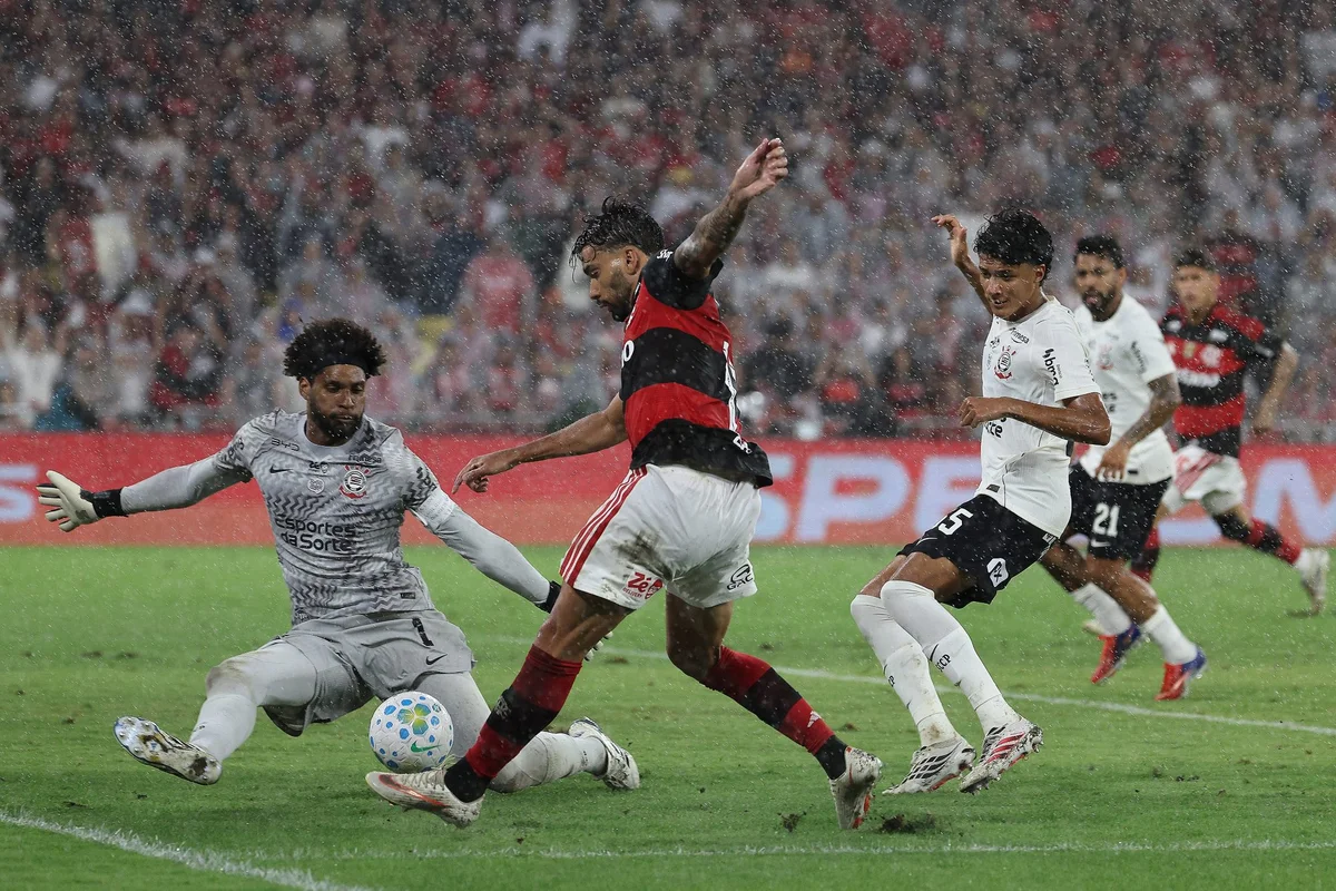 Flamengo lidera segundo turno do Brasileirão; Corinthians é lanterna