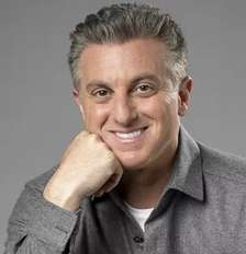 Luciano Huck já disse que não quer ser associado à direita nem à esquerda Foto: Fabio Rocha/TV Globo