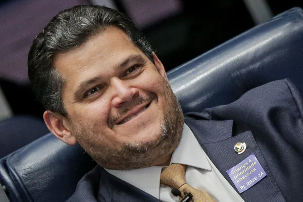 "Fala, meu amor": mensagens mostram proximidade entre Alcolumbre e Vorcaro