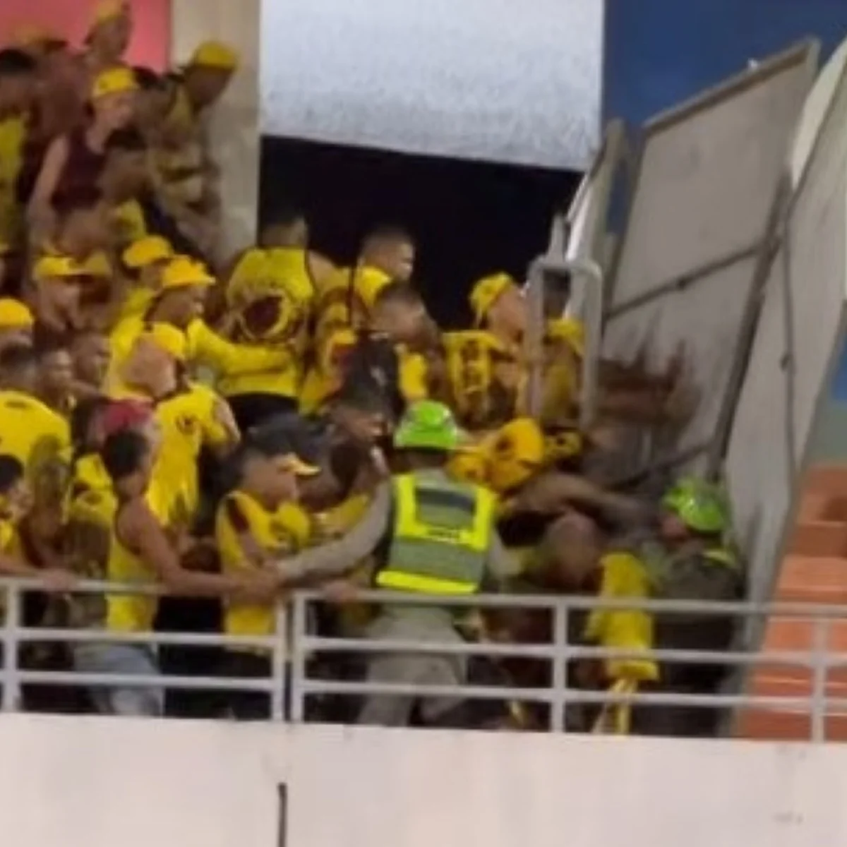 Torcida do Sport entra em confusão com a polícia após derrota na Série B