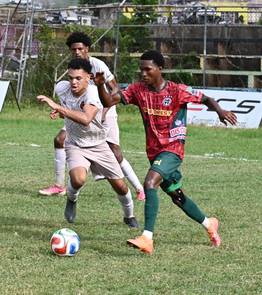 Promoted Tru-Juice surpreende ex-campeões Mount Pleasant