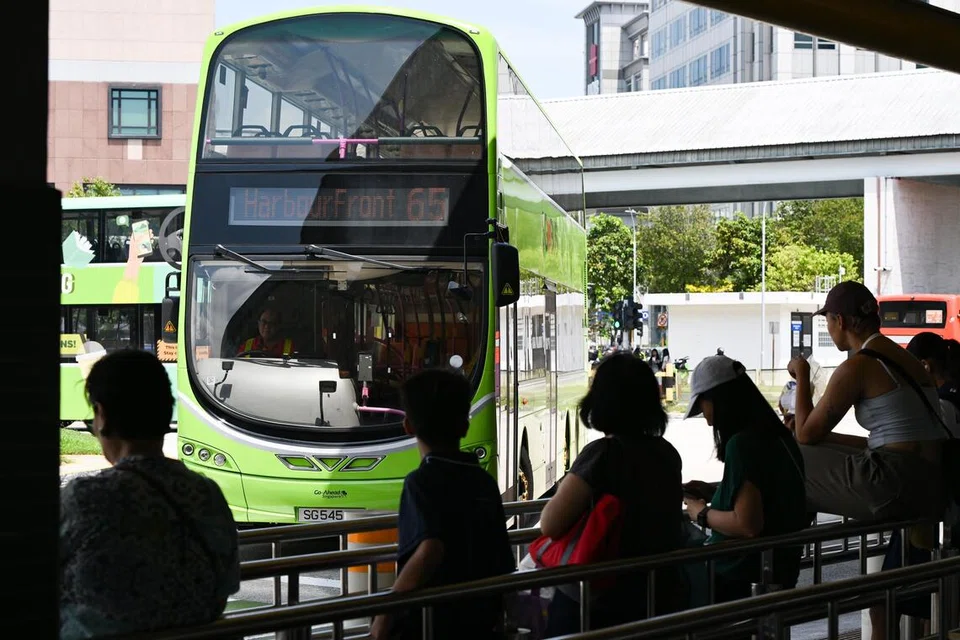 A Go-Ahead intensifica o treinamento e o apoio aos motoristas de ônibus após reclamações sobre esperas mais longas em Tampines