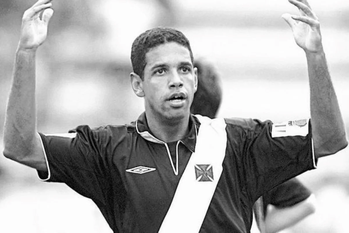 Imagem do ex-zagueiro Henrique, do Vasco, que morreu aos 49 anos- Metrópoles
