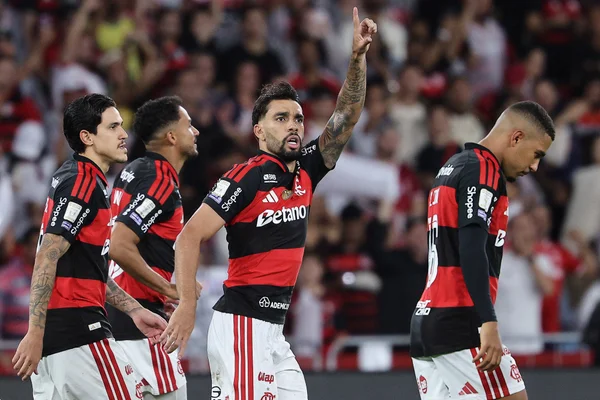 Flamengo lidera segundo turno do Brasileirão; Corinthians é lanterna - destaque galeria