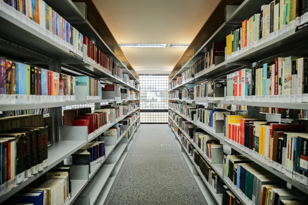 Biblioteca Nacional de Brasília convoca leitores a devolver 6 mil livros