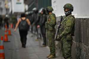 Noboa decreta nuevo estado de excepción y oficializa toque de queda nocturno en Ecuador