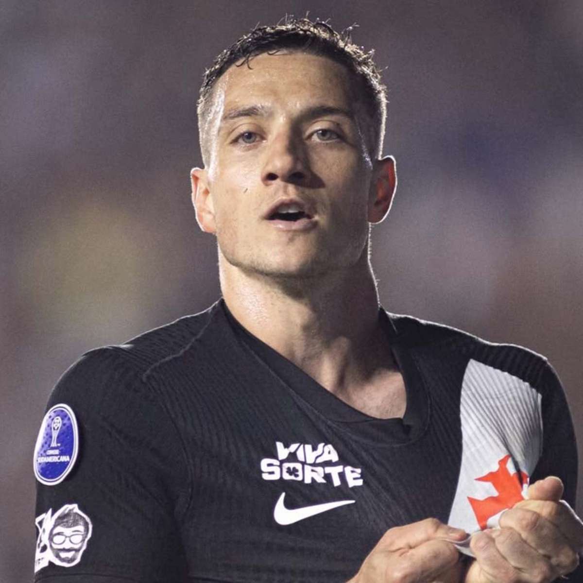 Vasco vence Santa Fe e avança à semifinal da Sul-Americana