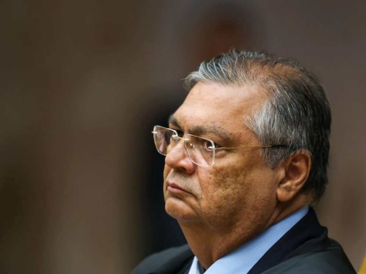 Dino 'imperador', 'virou várzea': candidatos a presidente reagem à decisão do ministro recolocando Andrei Rodrigues na PF