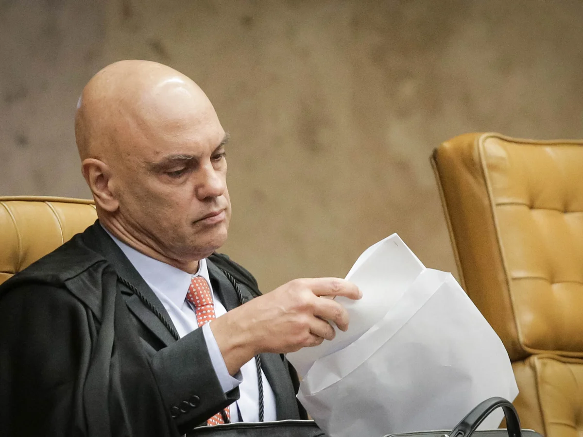 "Diálogos fantasiosos", diz Moraes ao negar troca de mensagens com Vorcaro