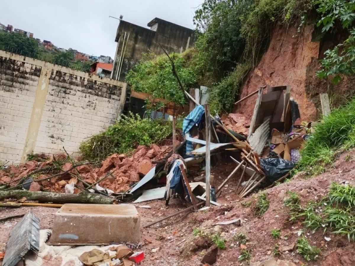 Sobe para 3 o número de mortes causadas pelas chuvas em SP