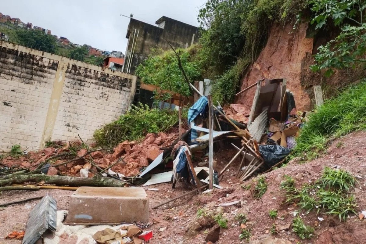 Sobe para 3 o número de mortes causadas pelas chuvas em SP