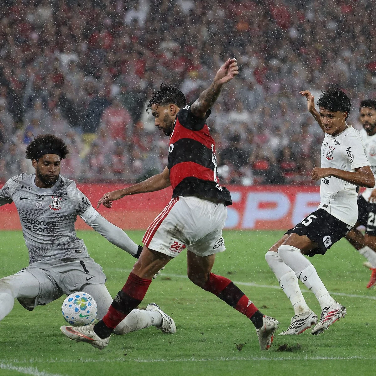 Flamengo lidera segundo turno do Brasileirão; Corinthians é lanterna